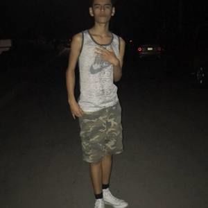 Meet your Posher, Alex